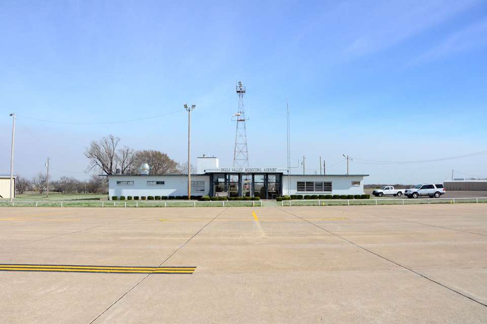 Pauls Valley Municipal Airport