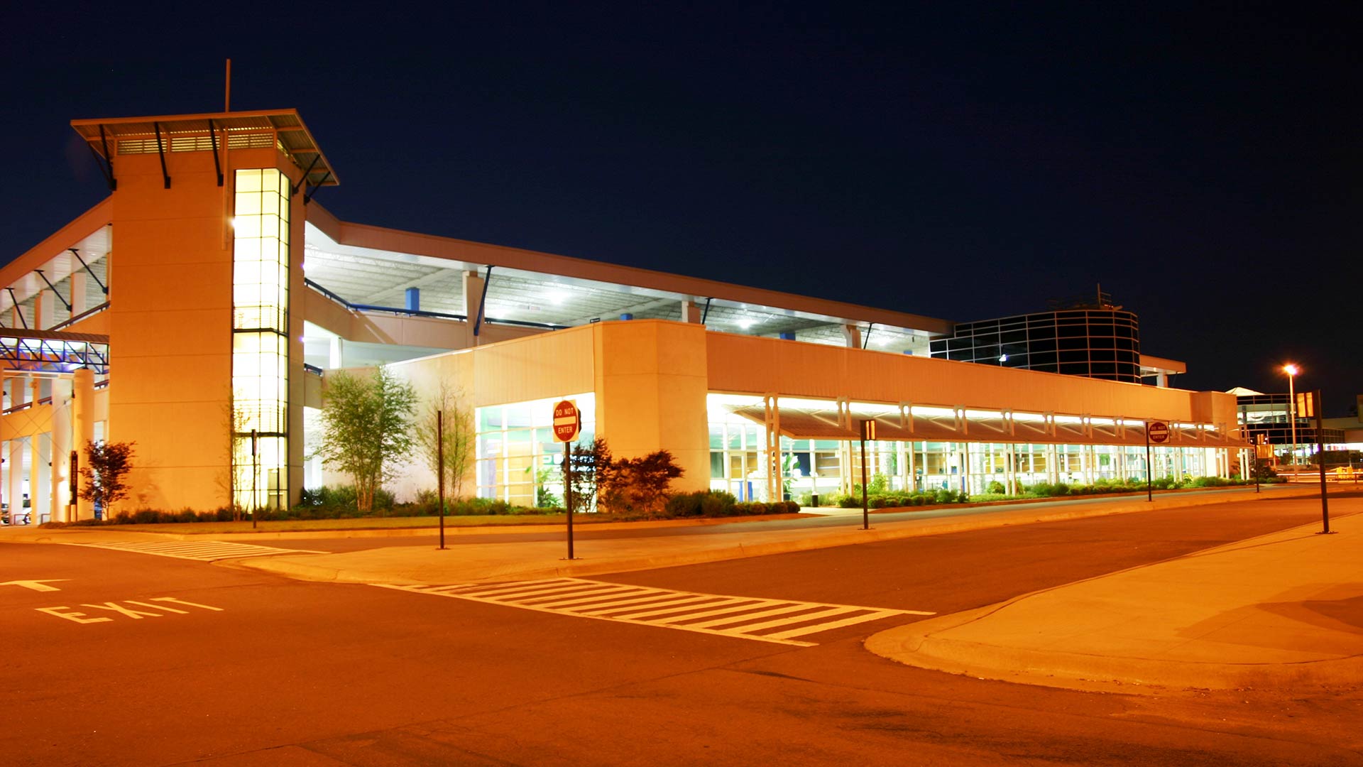 Clinton National Airport Parking Structure Threelevel parking garage