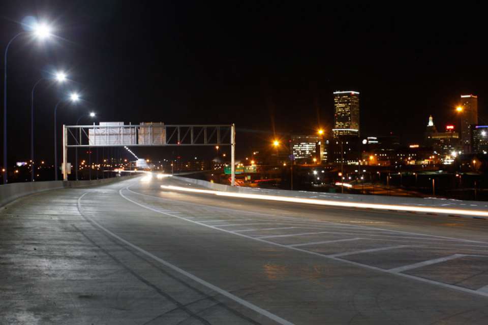 Garver designed replacement to the deteriorated westbound I-244 bridge across the Arkansas River in Tulsa